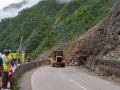 पर्वतको नयाँपुलमा एकतर्फी यातायात सञ्चालन पर्वतको नयाँपुलमा एकतर्फी यातायात सञ्चालन