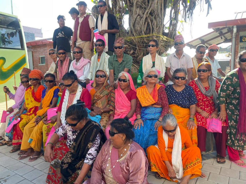 पर्सागढीमा निःशुल्क आँखा शिविर : १६७९ जनाको परीक्षण