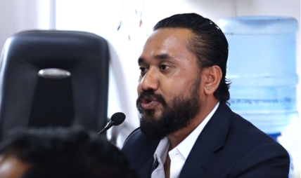 अश्लील भिडियो एआइले बनाएको भन्दै उम्किने प्रयासमा खगेन्द्र सुनार अश्लील भिडियो एआइले बनाएको भन्दै उम्किने प्रयासमा खगेन्द्र सुनार
