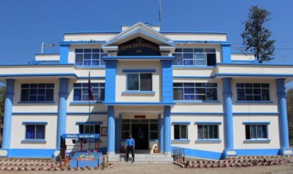 सुर्खेत प्रहरीद्वारा असोजमा ७१ जना पक्राउ, सात लाखभन्दा बढी राजस्व सङ्कलन सुर्खेत प्रहरीद्वारा असोजमा ७१ जना पक्राउ, सात लाखभन्दा बढी राजस्व सङ्कलन