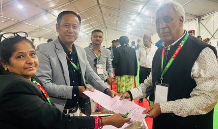 कांग्रेसको १५औँ महाधिवेशनमा उपसभापतिका उम्मेदवारहरूद्वारा मतदान