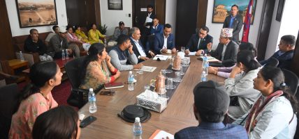 भोटेकोशी–रसुवा बाढीपीडित भन्सार कर्मचारीका परिवारलाई अर्थमन्त्रीको आश्वासन : ‘तपाईंहरू एक्लो हुनुहुन्न’