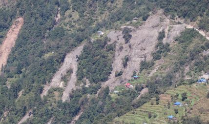 शिखका पहिरो प्रभावित भन्दछन्, ‘आश्रयस्थल भन्दा खाली घरमा बस्न सहज भयो शिखका पहिरो प्रभावित भन्दछन्, ‘आश्रयस्थल भन्दा खाली घरमा बस्न सहज भयो