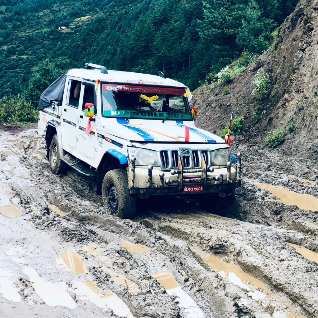 वर्षाले हुम्लाका सडक र पुलमा क्षति, स्थानीयलाई आवतजावतमा सास्तीकक