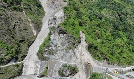 फापरखेतको पहिरोले पश्चिम म्याग्दीको यातायात प्रभावित फापरखेतको पहिरोले पश्चिम म्याग्दीको यातायात प्रभावित