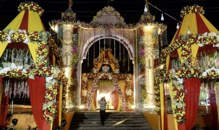 दशैँको तयारी : जनकपुरको राजदेवी मन्दिर सिँगारिँदै दशैँको तयारी : जनकपुरको राजदेवी मन्दिर सिँगारिँदै