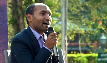 मलाई नेपाली भनिदिऊन् भनेर काठमाडौंमा नेपाली गीत बजाउँदै हिँड्थेँ : डा. रामजी राम मलाई नेपाली भनिदिऊन् भनेर काठमाडौंमा नेपाली गीत बजाउँदै हिँड्थेँ : डा. रामजी राम