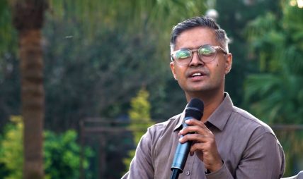 काठमाडौंले मतपत्र र अङ्कमा सीमित गरेको मधेसको यथार्थलाई ‘मँगनी मरिक’ले झक्झकाइरहनेछ : जनकराज सापकोटा काठमाडौंले मतपत्र र अङ्कमा सीमित गरेको मधेसको यथार्थलाई ‘मँगनी मरिक’ले झक्झकाइरहनेछ : जनकराज सापकोटा