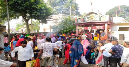 बडादशैंको रौनक : ऐतिहासिक पाल्ही भगवती मन्दिरमा भक्तजनको घुइँचो बडादशैंको रौनक : ऐतिहासिक पाल्ही भगवती मन्दिरमा भक्तजनको घुइँचो