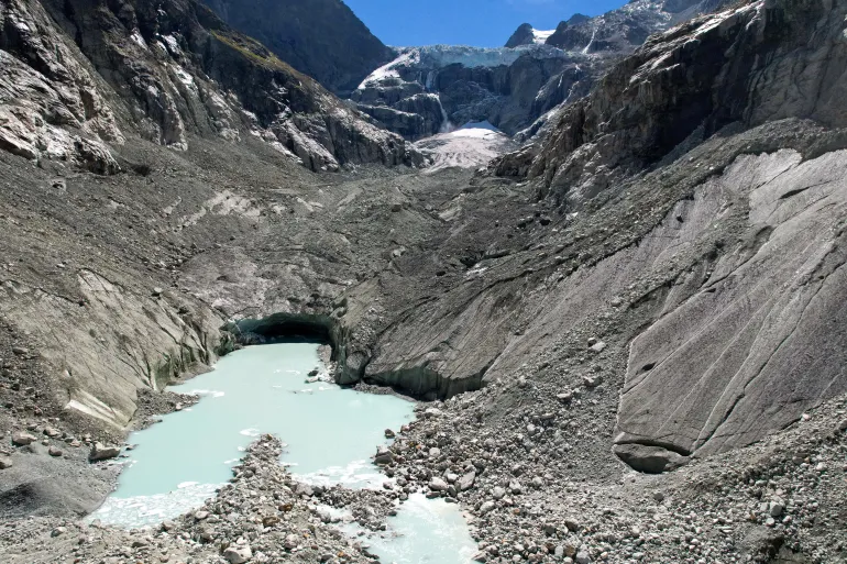 हिमनदी पग्लिँदा खुल्दैछ स्विट्जरल्यान्डको इतिहास