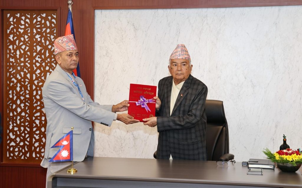 भाषा आयोगको वार्षिक प्रतिवेदन राष्ट्रपतिसमक्ष पेश